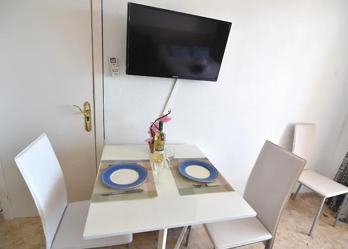 Rnet - 600 Llevant 04-06 B Apartman